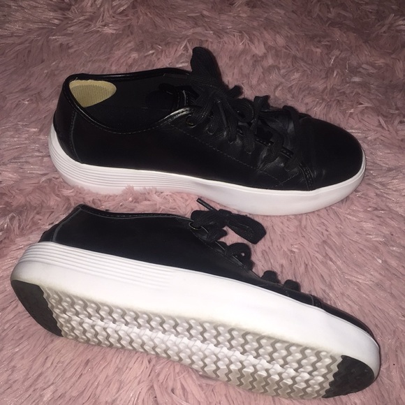 Cole Haan black and white lace up leather shoes 6b - Picture 2 of 8